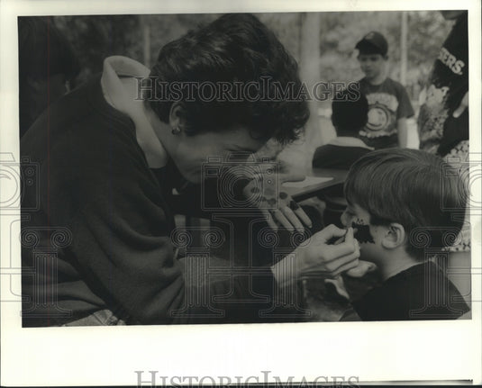1990 Press Photo Sherri Hill at Woodlake Elementary School's annual Art Festival - Historic Images