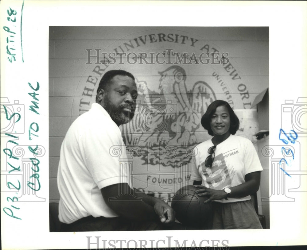 1993 Press Photo Coach Earl Hill &amp; Jean B. Brooks of Southern University at N.O. - Historic Images