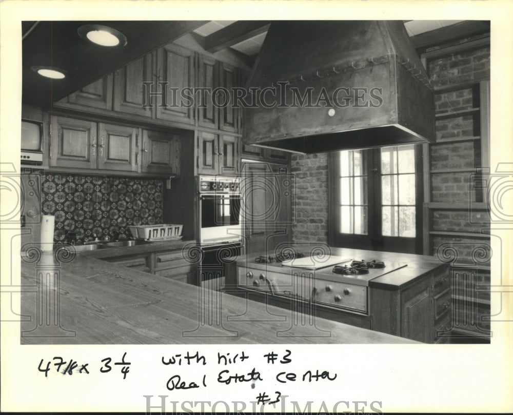 1990 Press Photo Kitchen inside At Hirt&#39;s home at 827 St. Louis - nob34032 - Historic Images