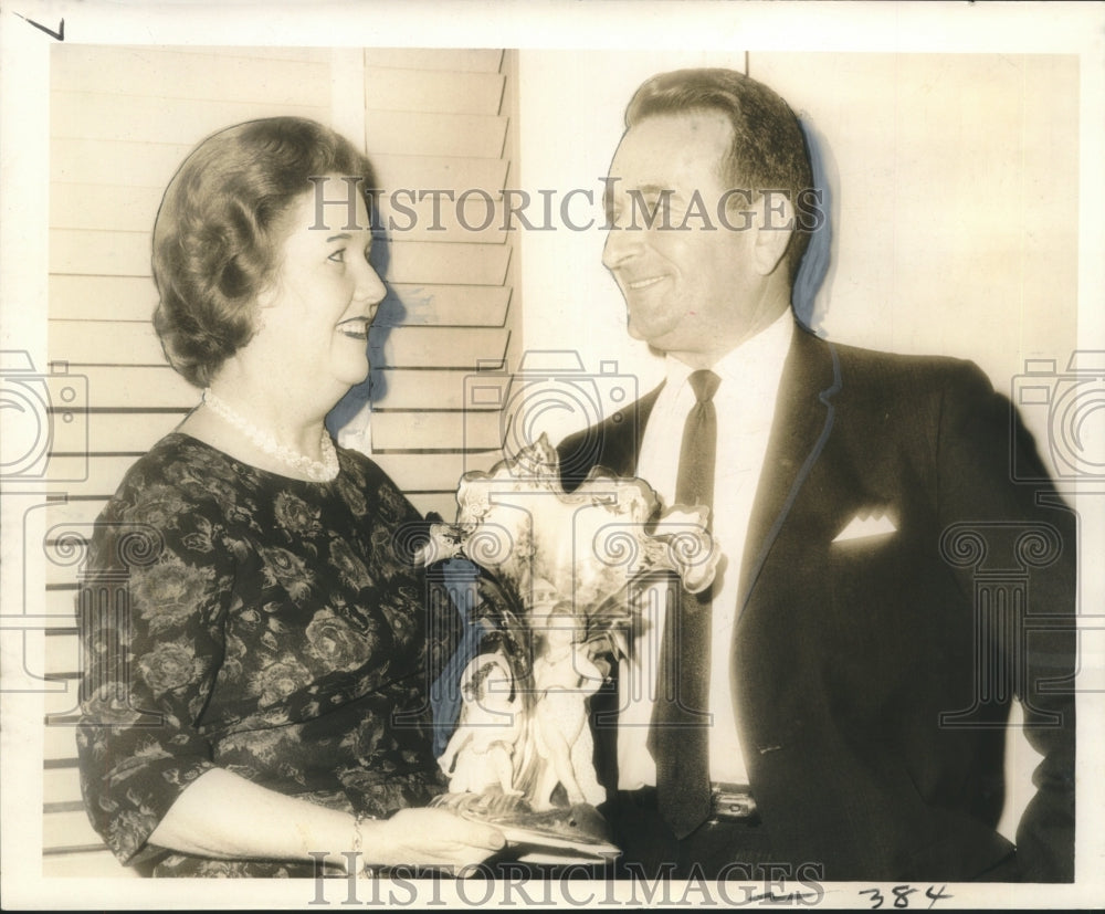 Press Photo The Hiller&#39;s hold an antique vase found in Count de Marigny&#39;s home - Historic Images