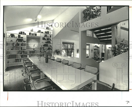 1985 Press Photo Interior view of Imre and Karen Hegedus' home at 1367 Soldiers - Historic Images