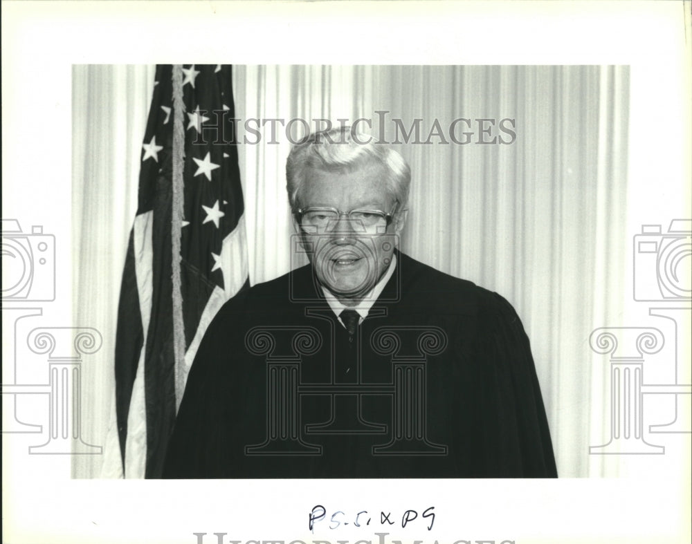 1992 Press Photo Federal Judge Frederick J.R. Heebe in his Chambers - nob34122 - Historic Images