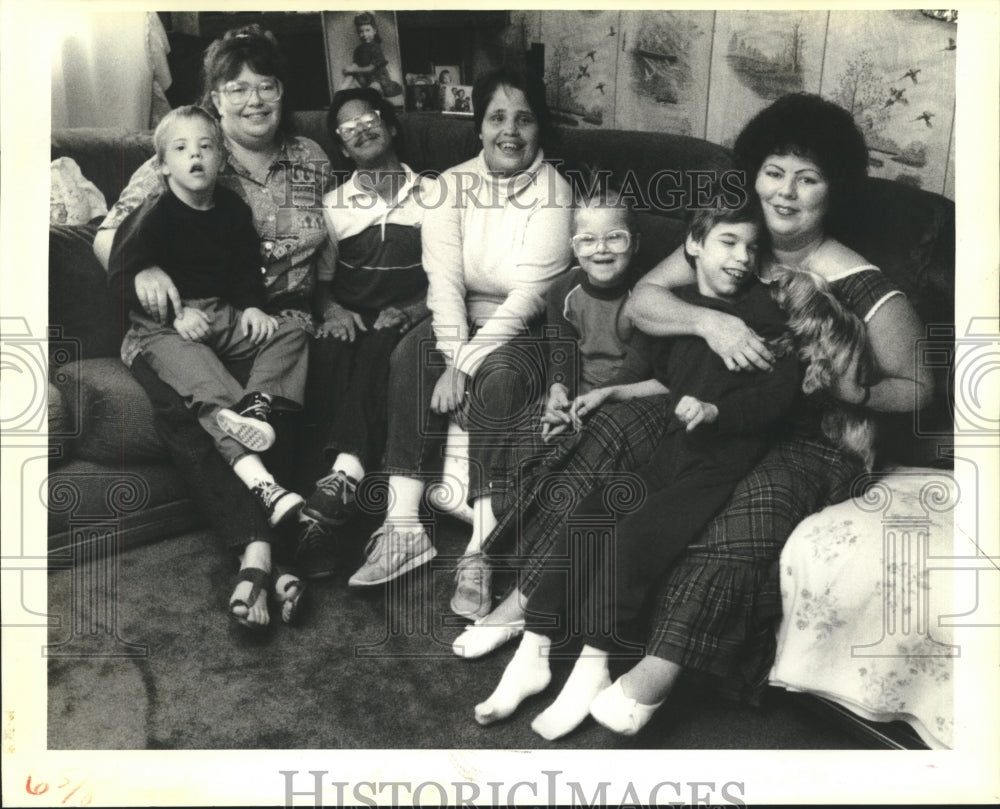 1988 Press Photo Respite Care comes to help Mrs. Heckler take care of children - Historic Images