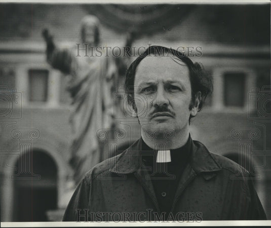 1975 Press Photo Reverend Lawrence Hecker, Pastor St. Anthony, Luling - Historic Images