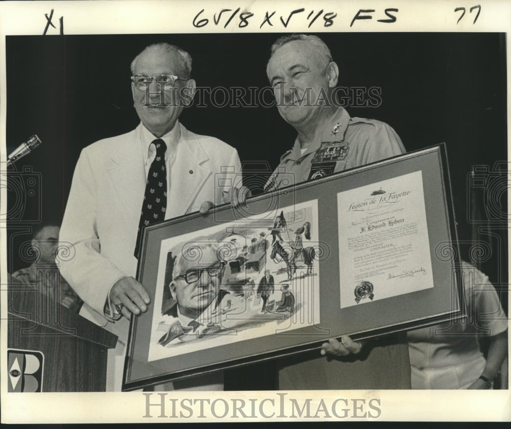 1977 Press Photo F. Edward Hebert receives Legion du Lafayette from Major Miller - Historic Images