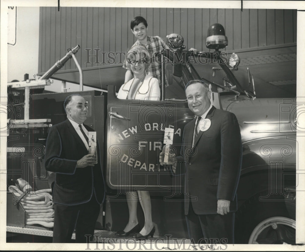 1968 Press Photo Distribution of coin collectors for 1968 Easter Seal campaign - Historic Images