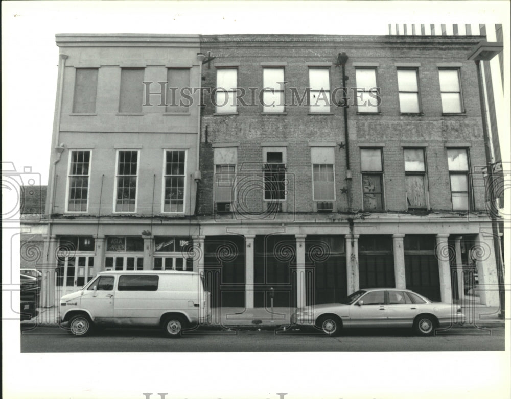 1993 Press Photo Property on 224 and 228 Podras to be demolished - Historic Images