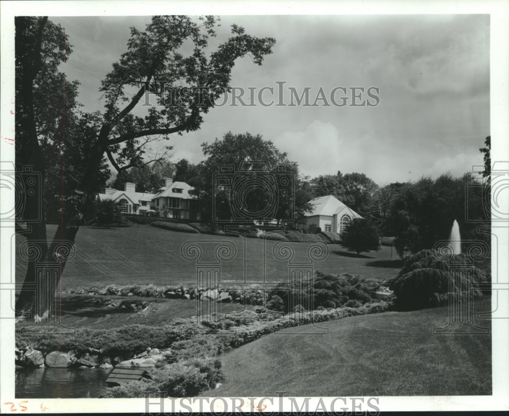 1988 Press Photo Mansion on Hemlock Hill, Westchester County, New York - Historic Images
