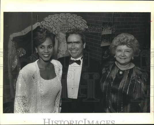 1987 Press Photo Julie & Rick Henault with Marian Eggerton at Black Tie Gala - Historic Images