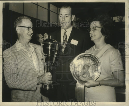1969 Press Photo Amaryllis Flower Show winners at Lakeside Shopping Center - Historic Images