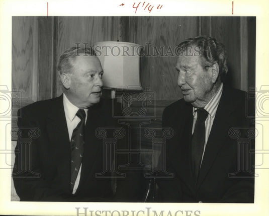 1990 Press Photo Barron Hilton with Phil Harris at Hilton's Superbowl Party - Historic Images