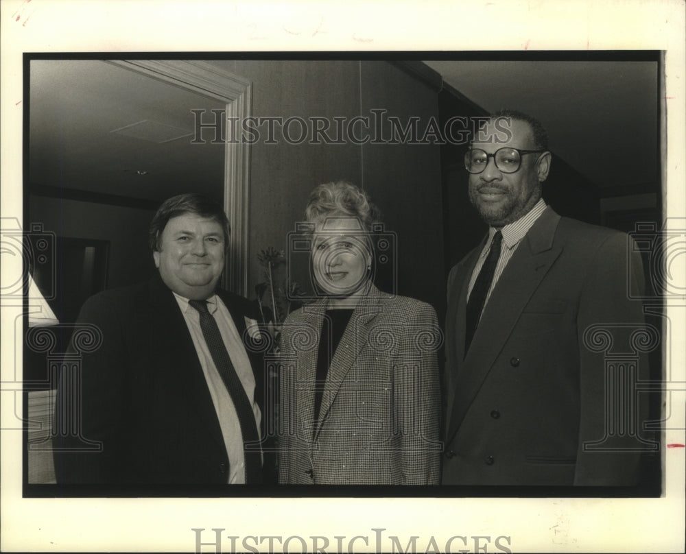 1991 Press Photo Loyola Law-Maurice Hebert, Judge Miriam Waltzer, Ronald Sholes - Historic Images