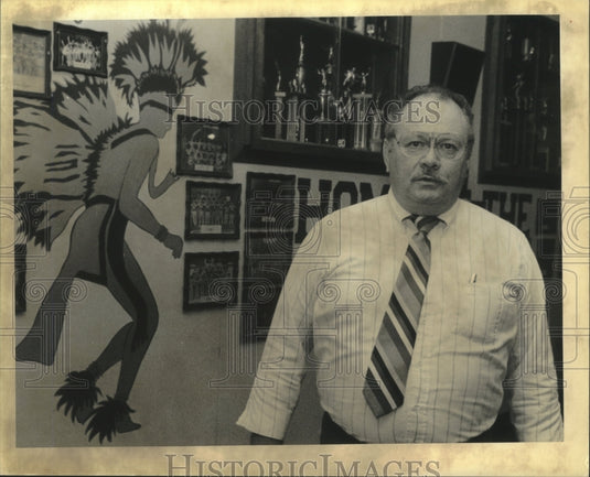 1991 Press Photo Lee V. Hebert, Abita Springs Junior High School Principal. - Historic Images