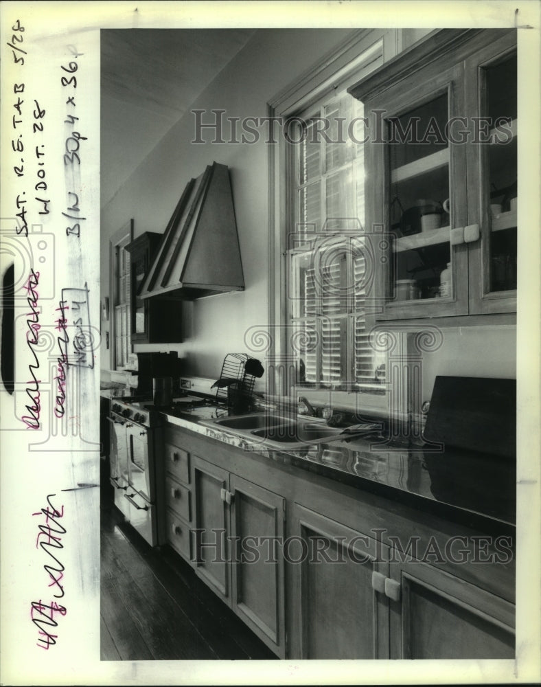 1989 Press Photo Home renovation - Kitchen in Mary Tait&#39;s 701 Elenore St. home - Historic Images