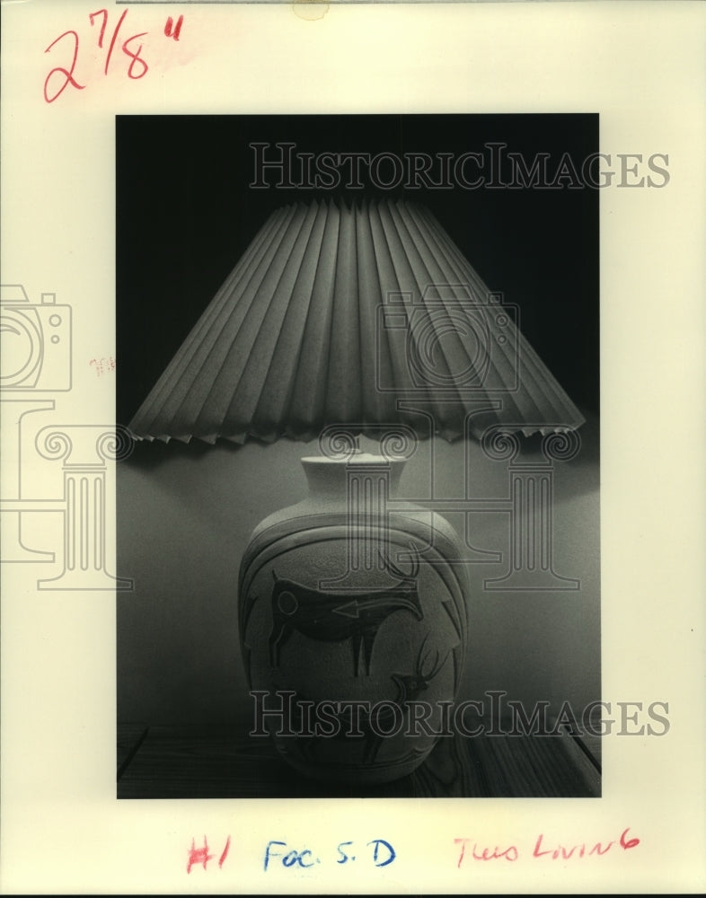 1987 Press Photo Sculpted lamp by Harris from the Earth Spirit Collection - Historic Images