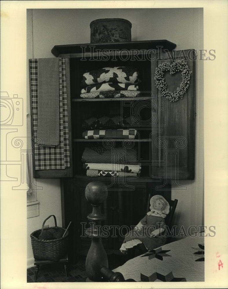 1987 Press Photo An old pie safe, now converted to a blanket closet - nob34670 - Historic Images