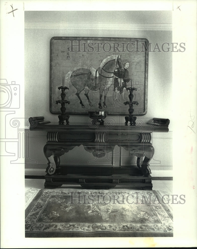 1990 Press Photo Home Focus - The entry hall kept its own furnishings - Historic Images