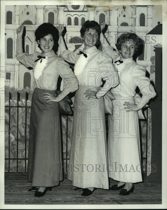1969 Press Photo Trinity Follies, Mrs. Hillyer, Mrs. McConnell & Mrs. Pardue - Historic Images