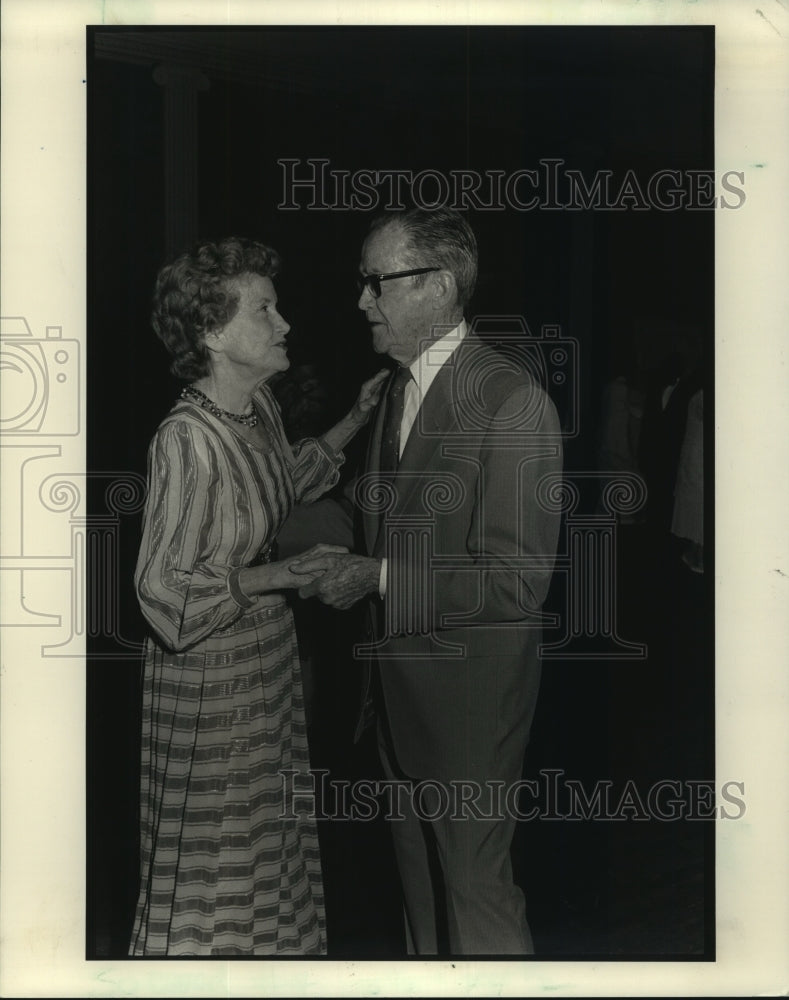 1990 Press Photo Pinky Hood and Harry Gamble dance at the 25 Club. - nob34935 - Historic Images