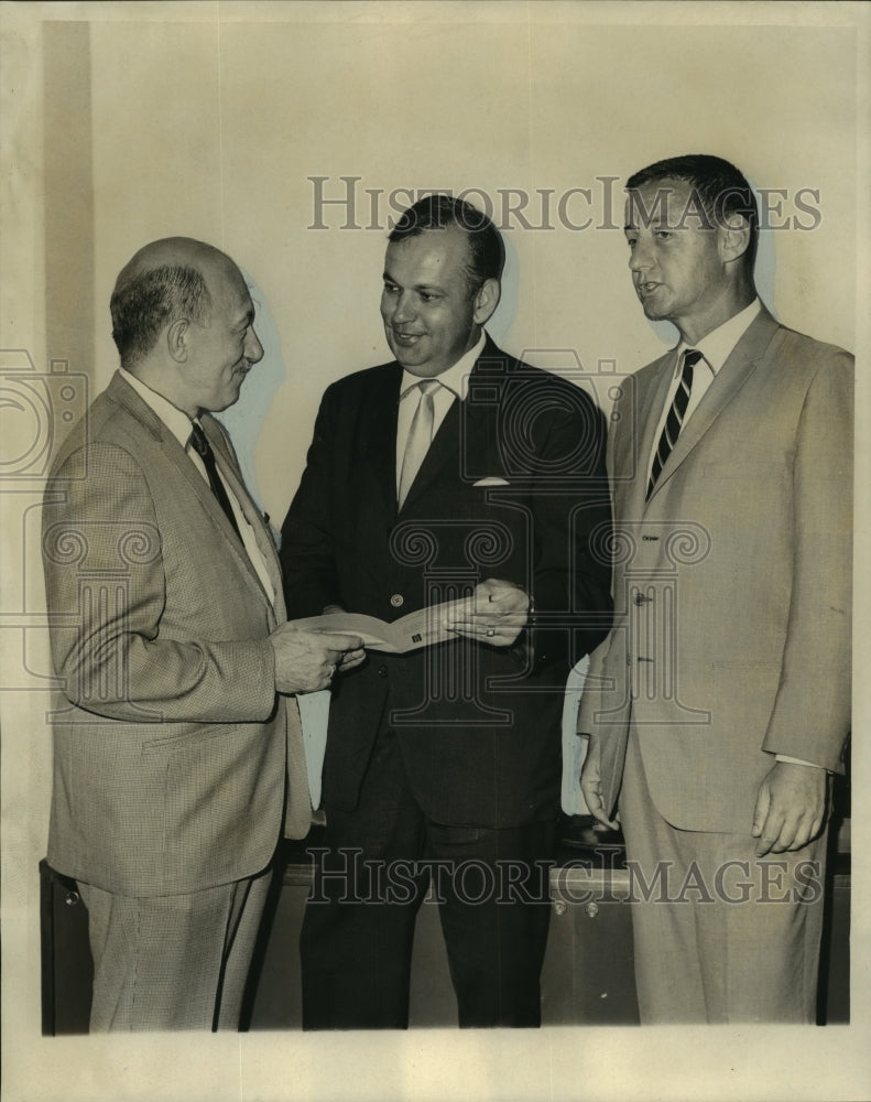 1967 Press Photo Mental health issues discussed -Touro Community Health Center-Historic Images