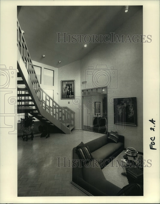 1993 Press Photo This house has been brought into the '90s - Historic Images