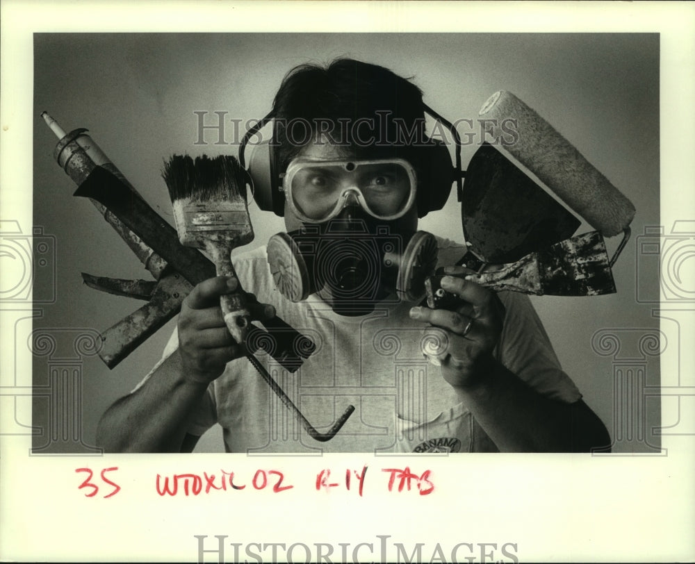 1988 Press Photo Proper equipment to embark on a home renovation - Historic Images