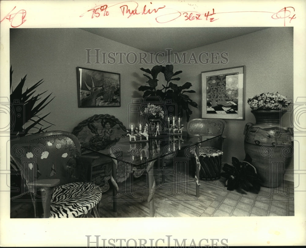 1990 Press Photo Beautifully decorated Breakfast room with a homey feel - Historic Images