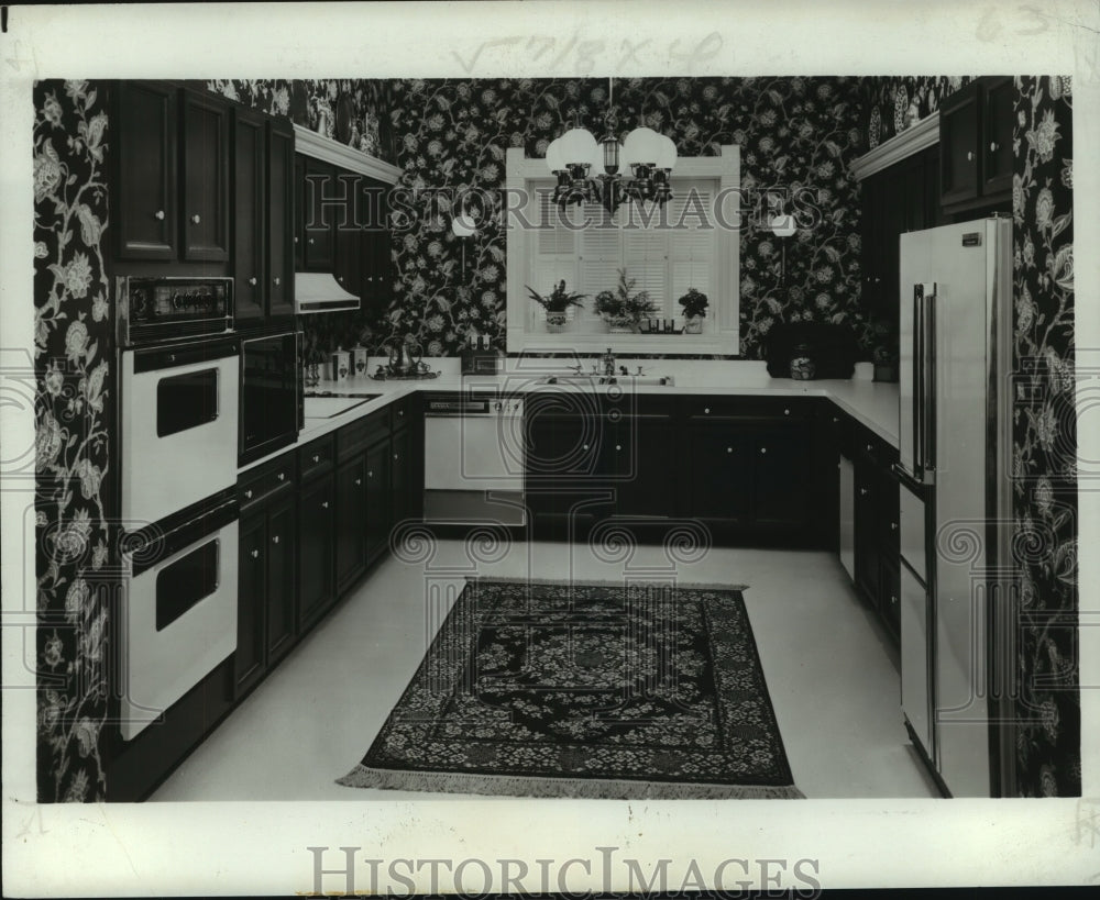 1978 Press Photo Modern style kitchen equipped with state-of-the-art appliances - Historic Images