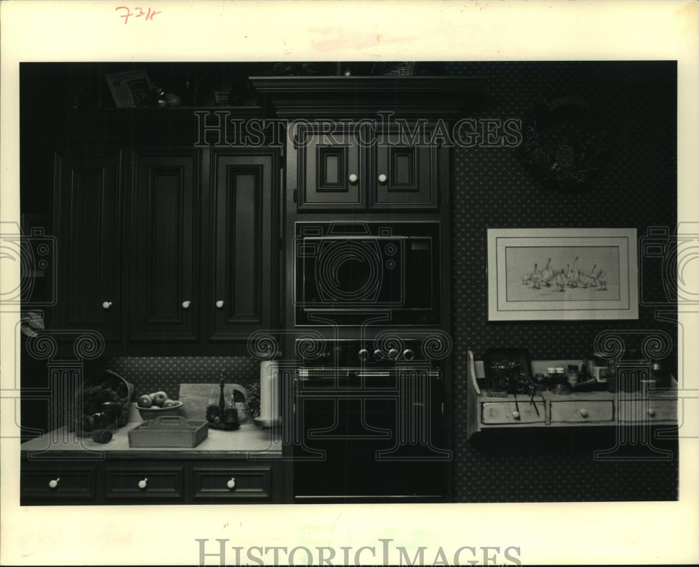 1987 Press Photo Contemporary kitchen with a touch of Country - Historic Images