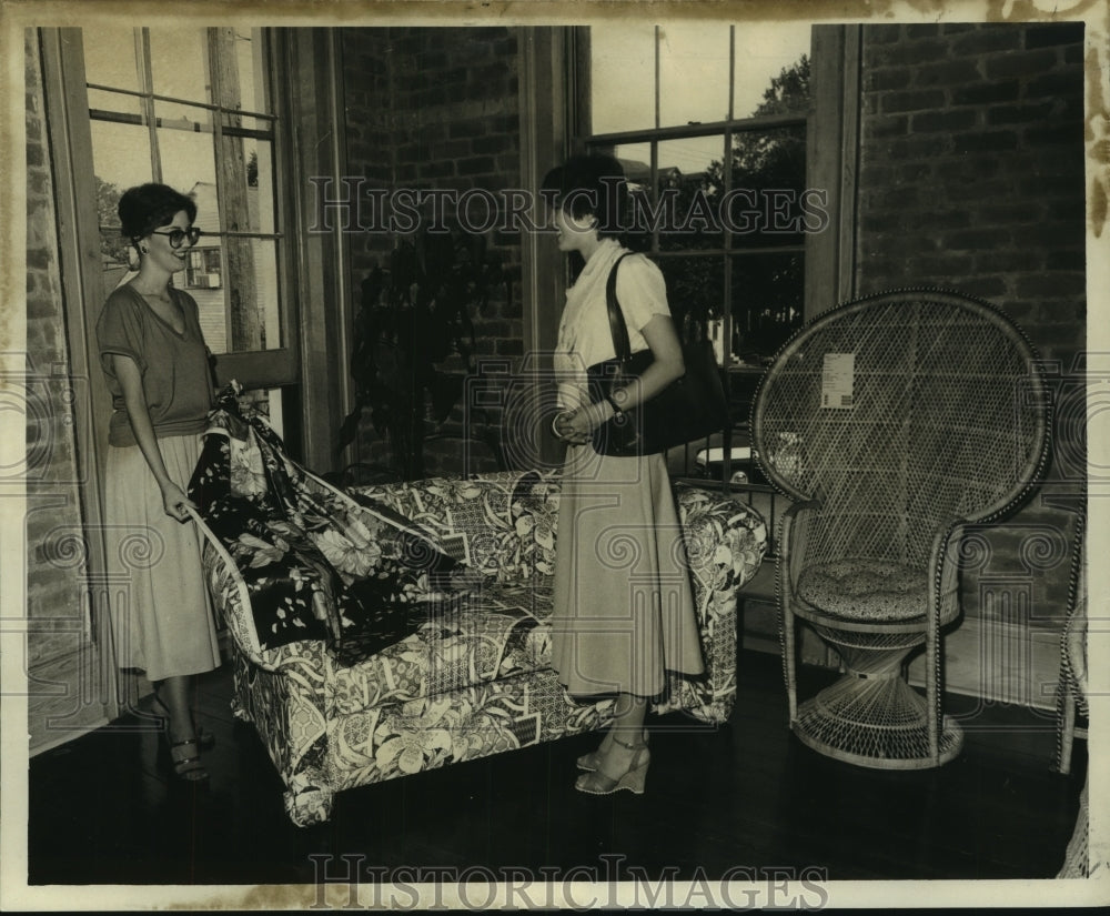 1978 Press Photo Kaye Hurley of the Home Furnishing Store, 1600 Prytania Street - Historic Images