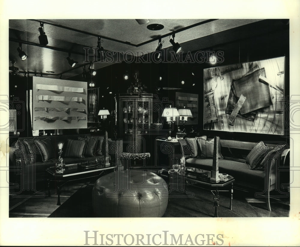 1990 Press Photo Well-placed track lighting compliments a serious living room - Historic Images