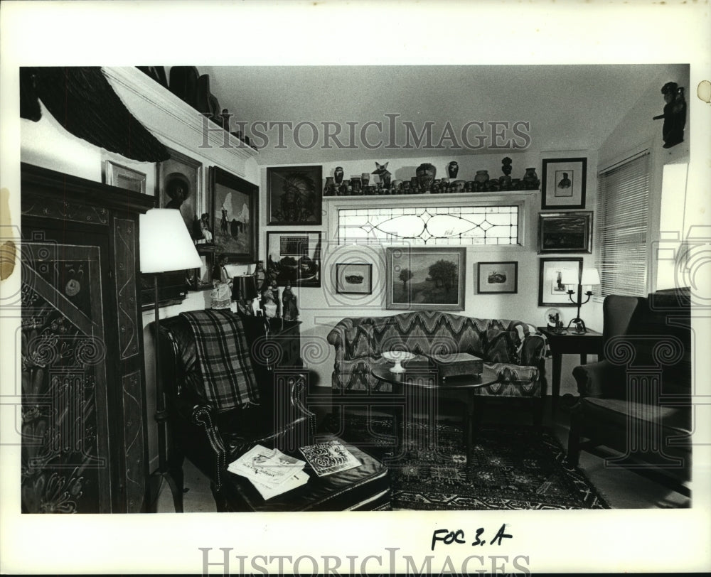 1994 This living room is designed to be cozy. - Historic Images