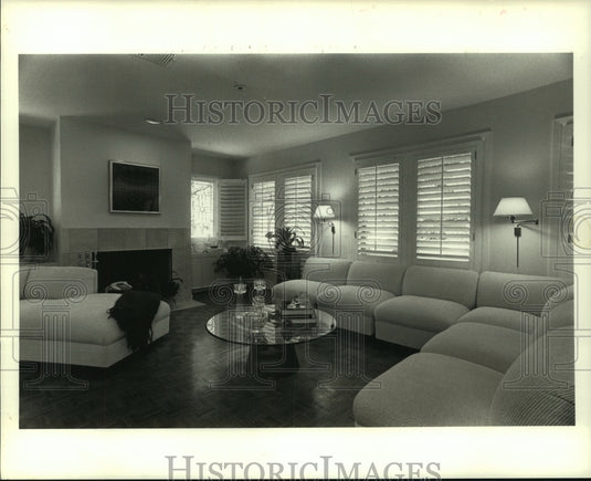 1989 Press Photo It's a 1950's room with a 1990 update - Historic Images