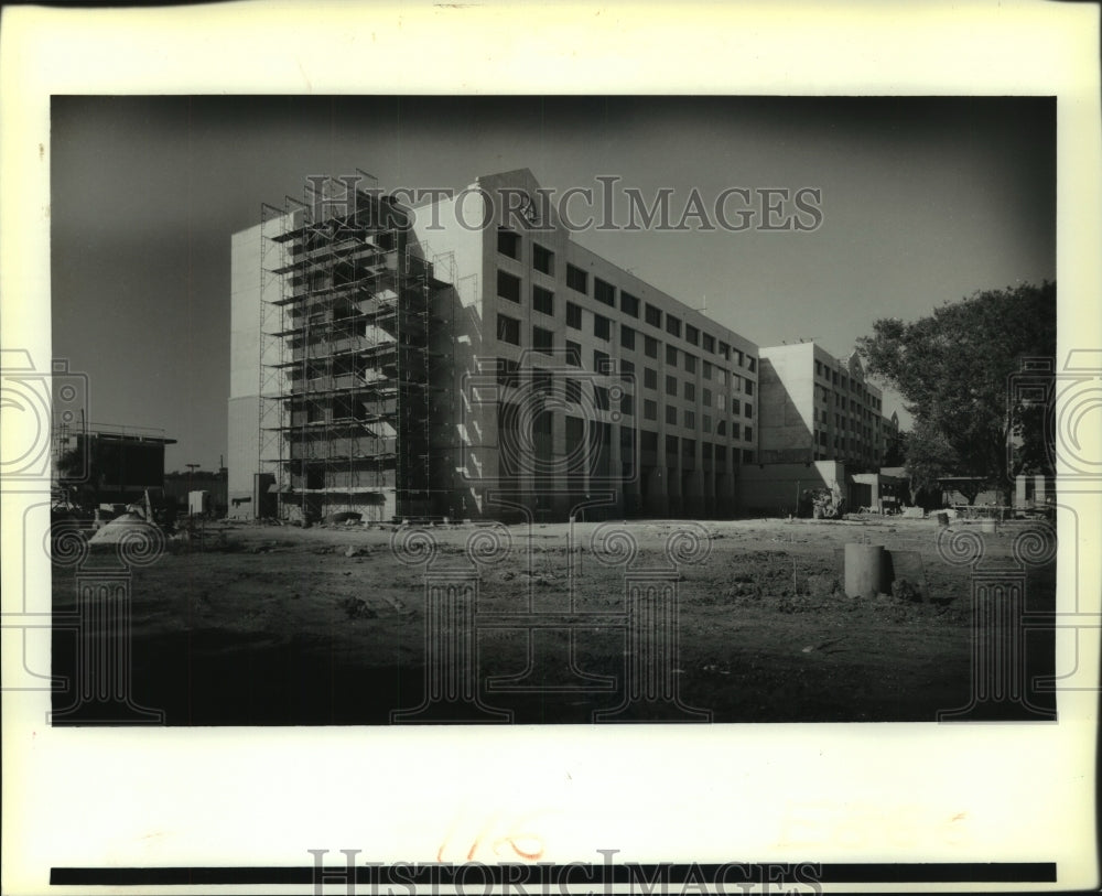 1988 Press Photo New Hilton Hotel, Kenner Airline Highway - Historic Images