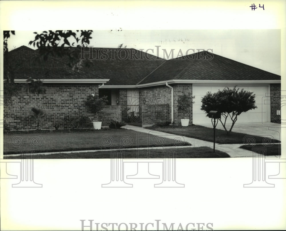 1989 Press Photo Housing - Property at #8 Everglades in Kenner - nob35243 - Historic Images