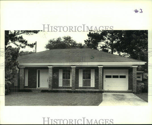 1989 Housing - Real Estate house at