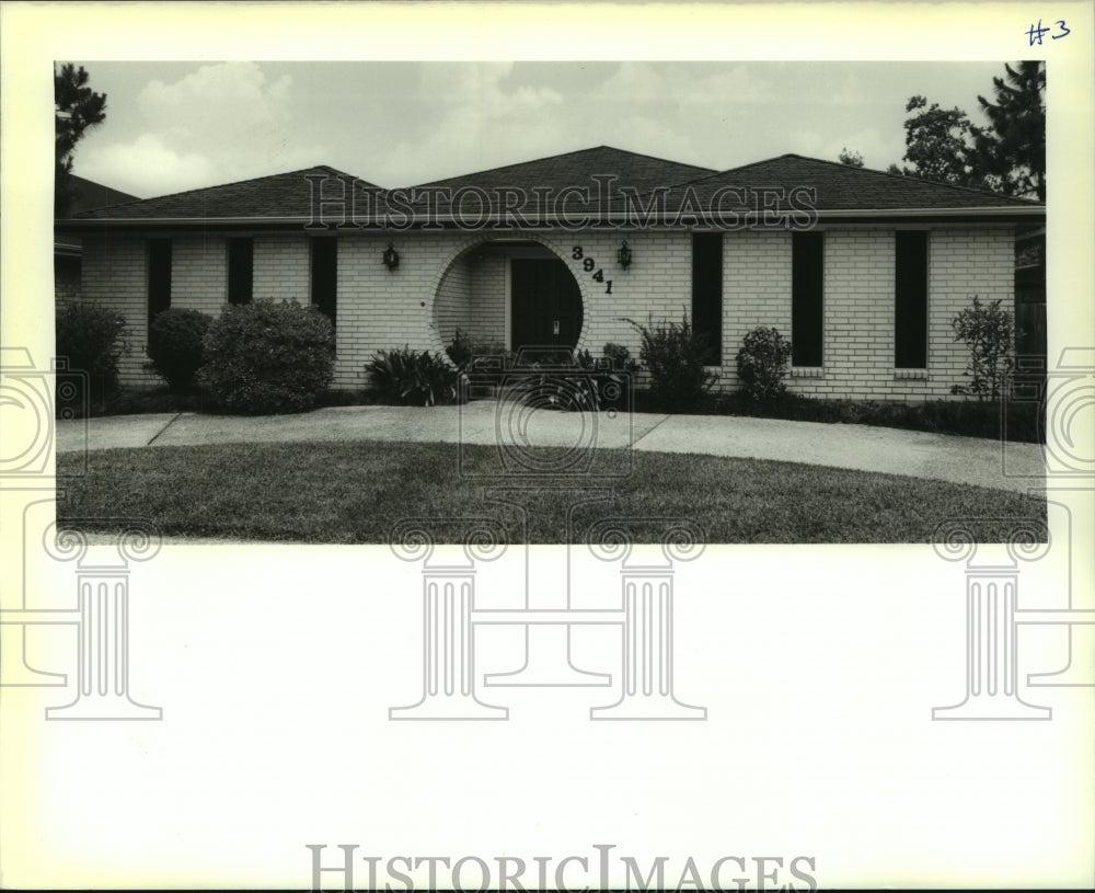 1989 Press Photo New Orleans Housing a t 3941 Dominique Drive - Historic Images