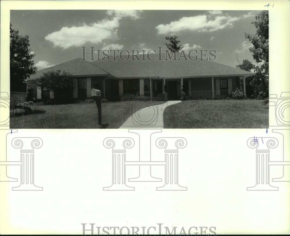 1989 Press Photo New Orleans Housing at 3844 Lake Bonaparte Drive in Harvey - Historic Images