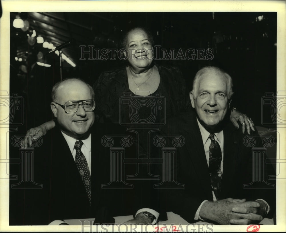 1994 Press Photo Dick Gloger, Marie Toval, Henry Houin at Ozenam Inn - Historic Images