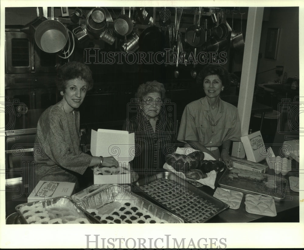 1988 Press Photo Greek Festival preparation- Holy Trinity Greek Orthodox Church - Historic Images