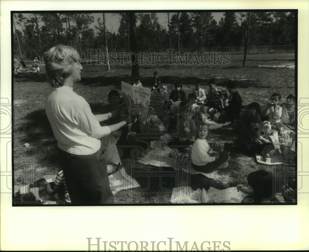 1989 Press Photo Joan Galiano, second grade teacher at Honey Island Elementary - Historic Images