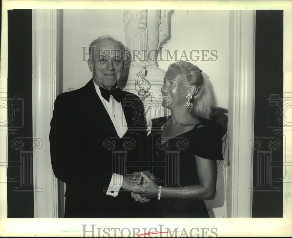 1989 Press Photo Cystic Fibrosis Tennis Auction - Beau Holton and Bess Roos - Historic Images