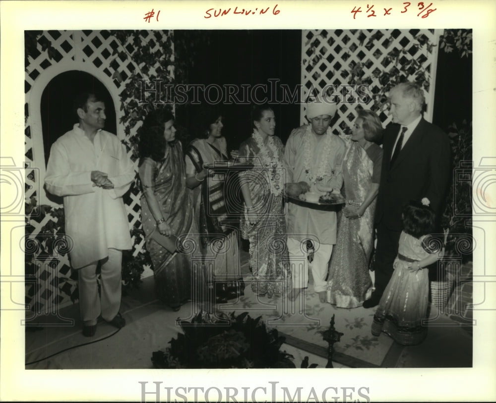 1989 Press Photo Hindu-Christian wedding of Ashok Ghildya & bride Leslie Muller - Historic Images