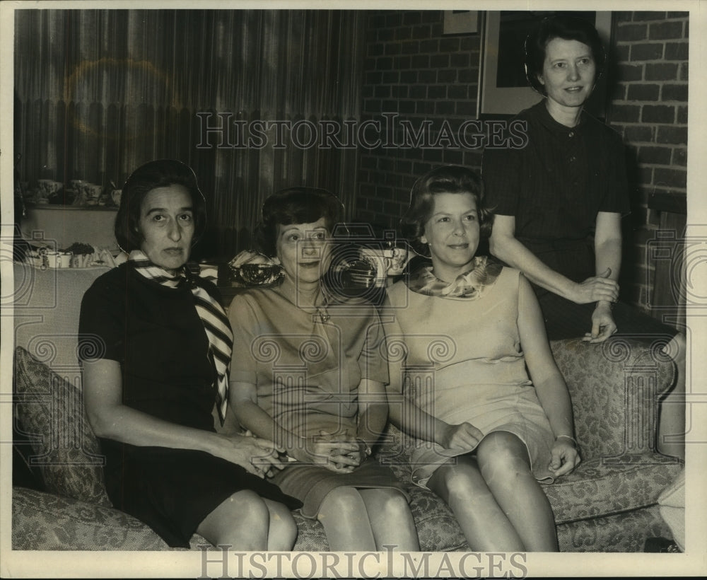 1987 Press Photo Guild of the New Orleans Speech and Hearing Center will meet. - Historic Images