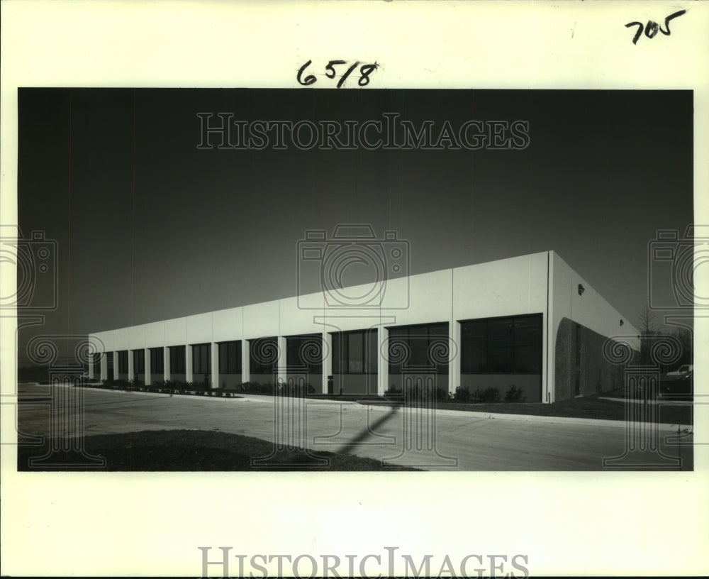 1982 Press Photo Hewlett-Packard has moved to James Business Park, New Orleans. - Historic Images