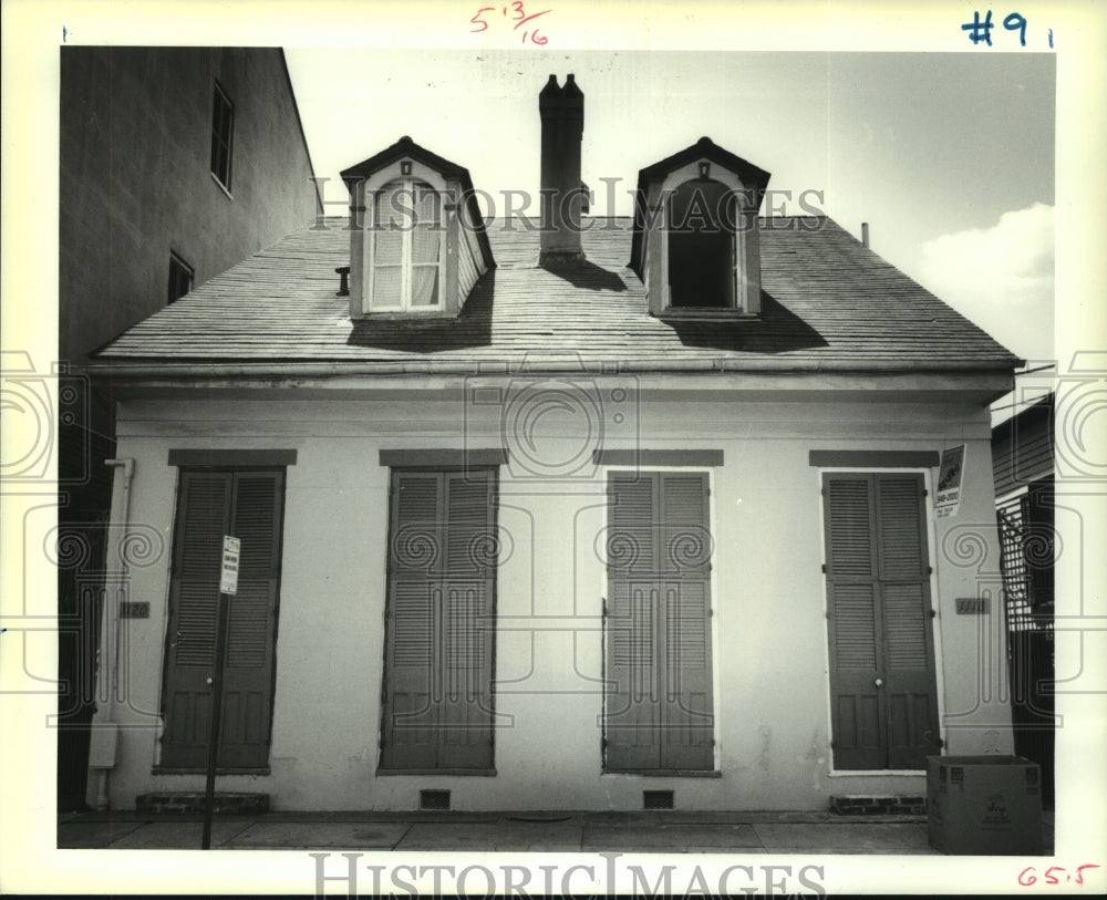 1989 Press Photo Exterior view of house at 1118-1120 Bourbon Street - Historic Images