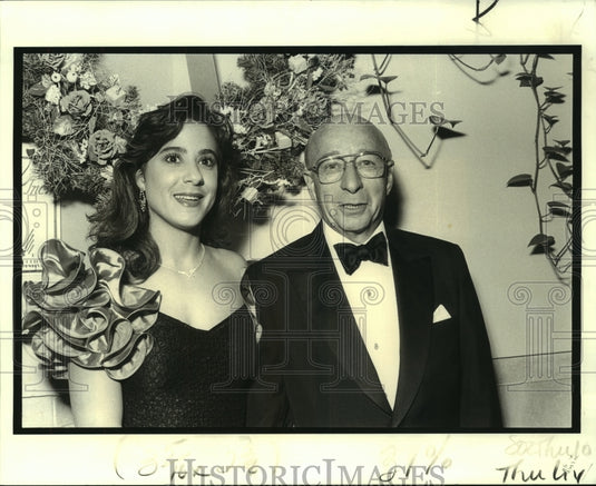 1989 Press Photo Kelly Hindelang, Mel Altschul at the Ochsner Christmas Benefit - Historic Images