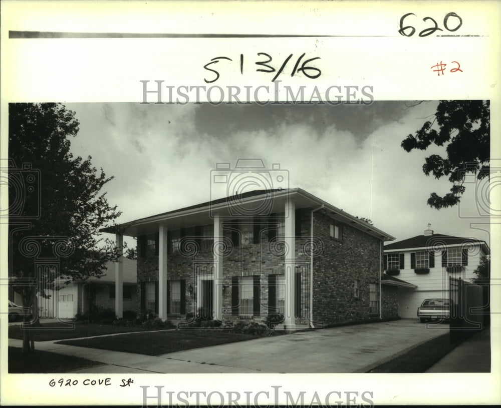 1989 Press Photo Housing - 6920 Cove St - nob35532 - Historic Images