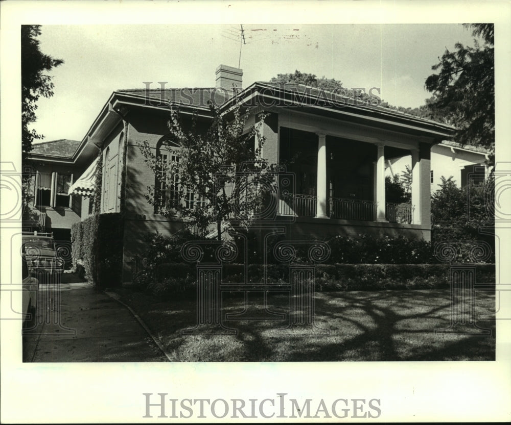 1988 Press Photo Exterior view of a house - nob35631 - Historic Images