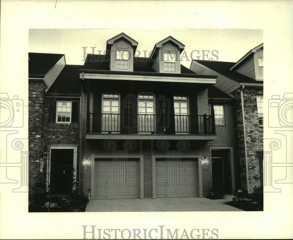 1986 Press Photo Property at 310 Rue St. Peter in Metairie has been sold. - Historic Images